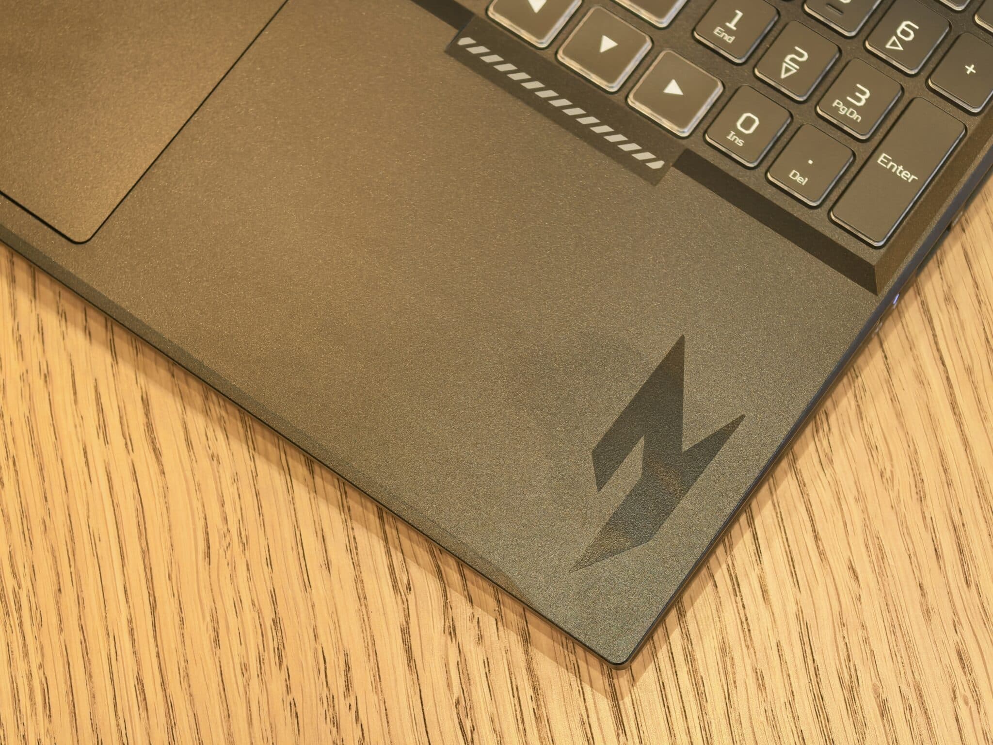 Acer Nitro 16 AI: Лаптопът, който превърна изкуствения интелект в геймърско оръжие
