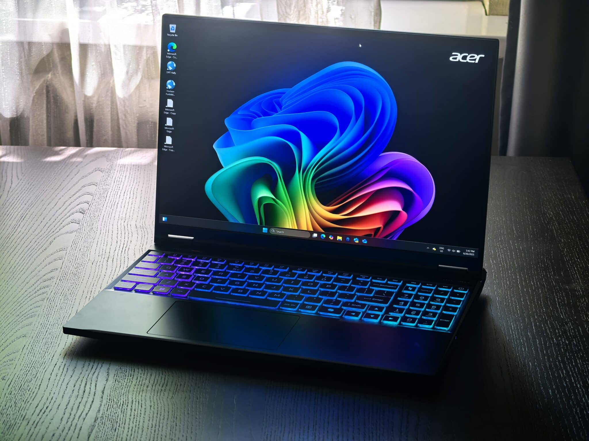 Acer Nitro 16 AI: Лаптопът, който превърна изкуствения интелект в геймърско оръжие