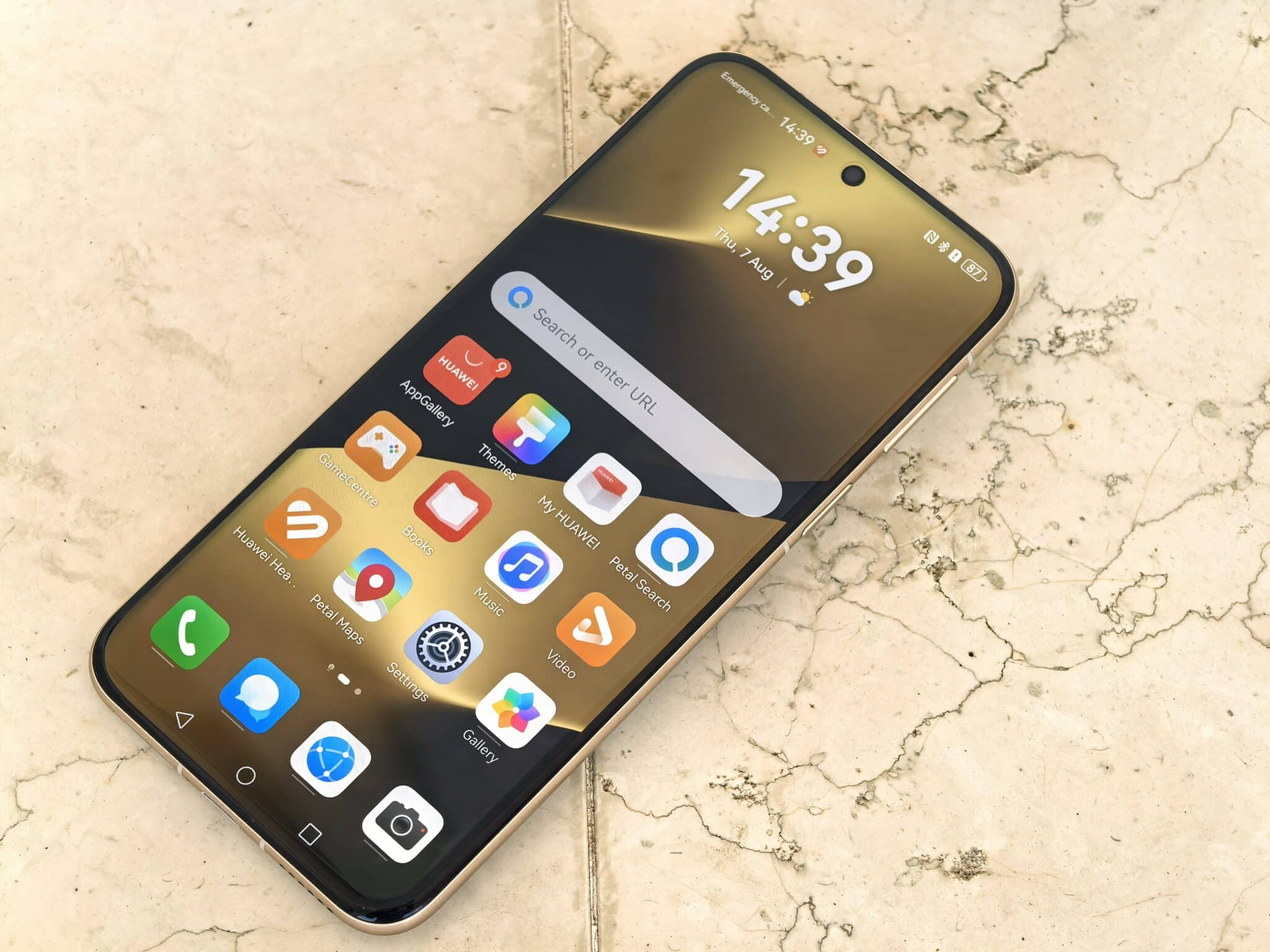Huawei Pura 80 Ultra блести отвътре и отвън