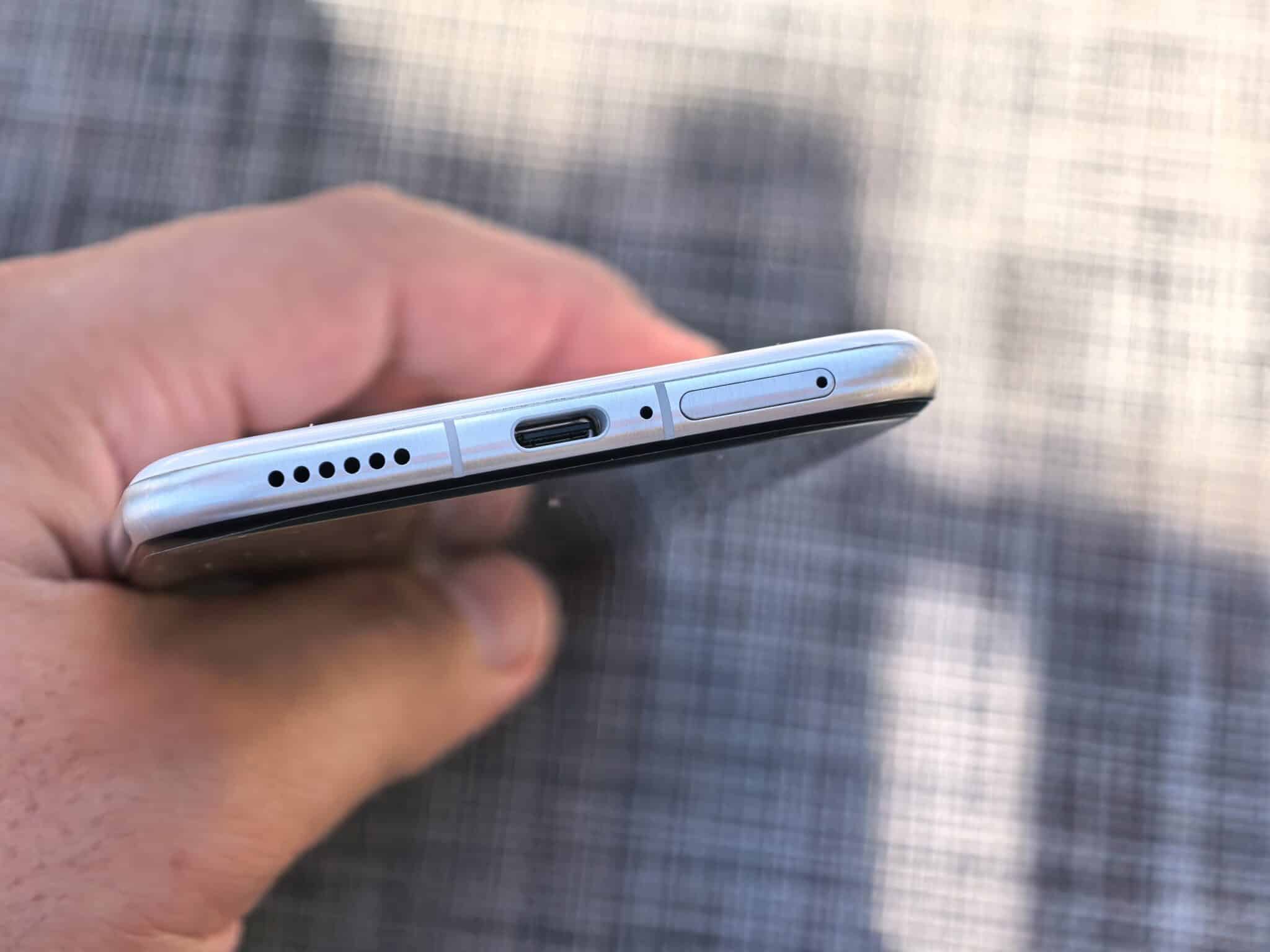 HUAWEI Pura 80 Pro: в сянката на Ultra, но с духа на истински флагман