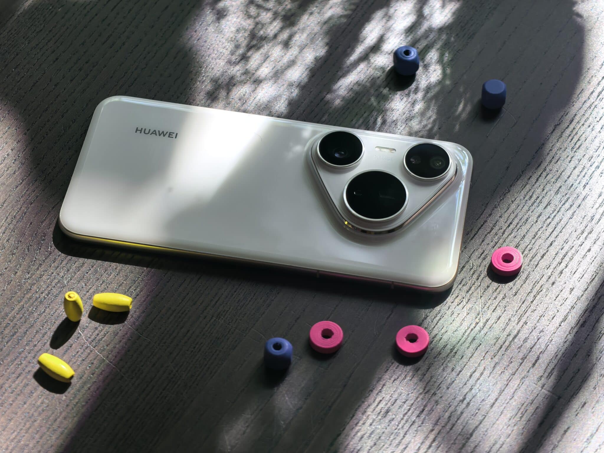 HUAWEI Pura 80 Pro: в сянката на Ultra, но с духа на истински флагман