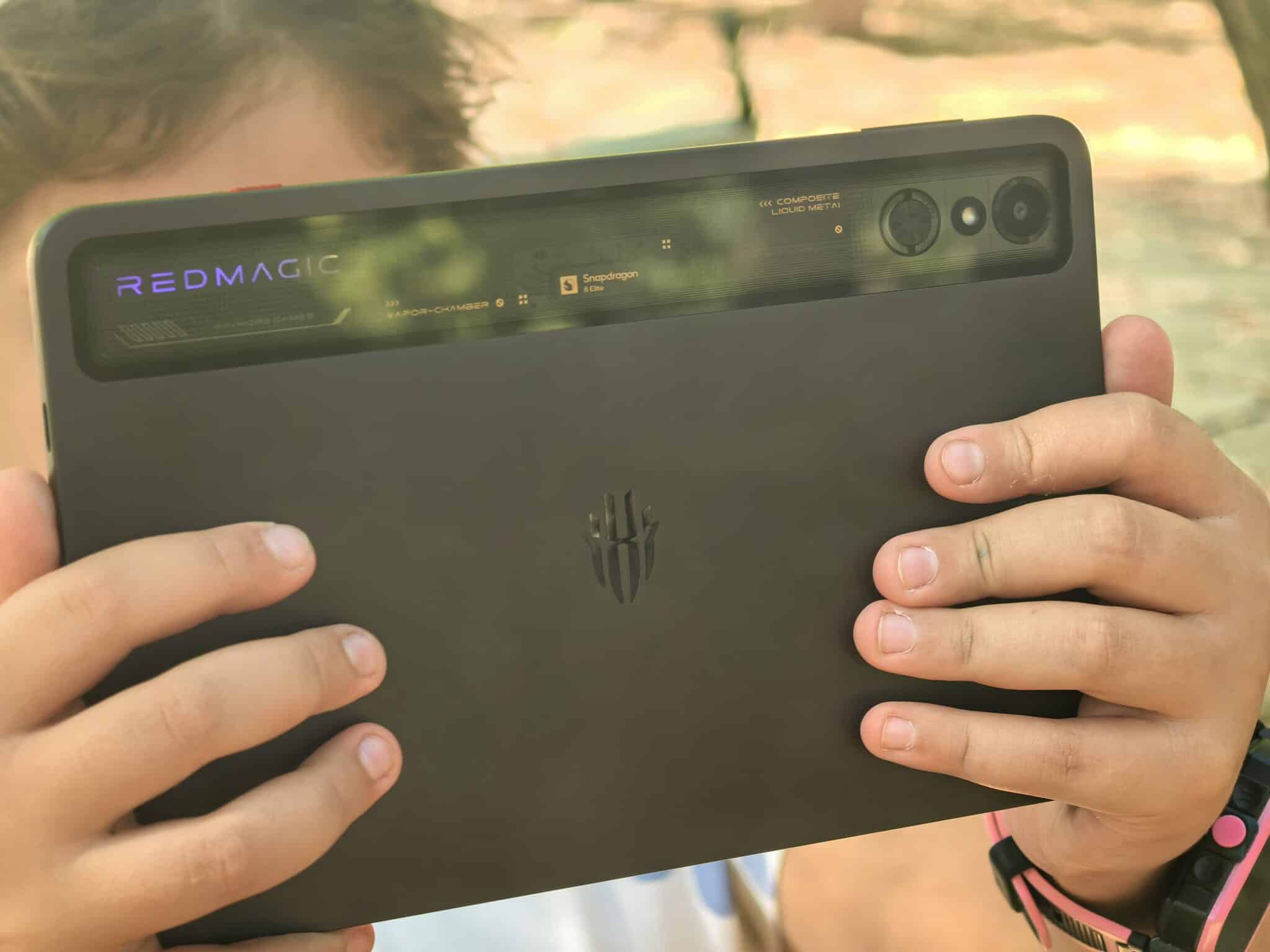 OLED, 165 Hz и Snapdragon 8 Elite: новият RedMagic Astra е мечта за геймъри