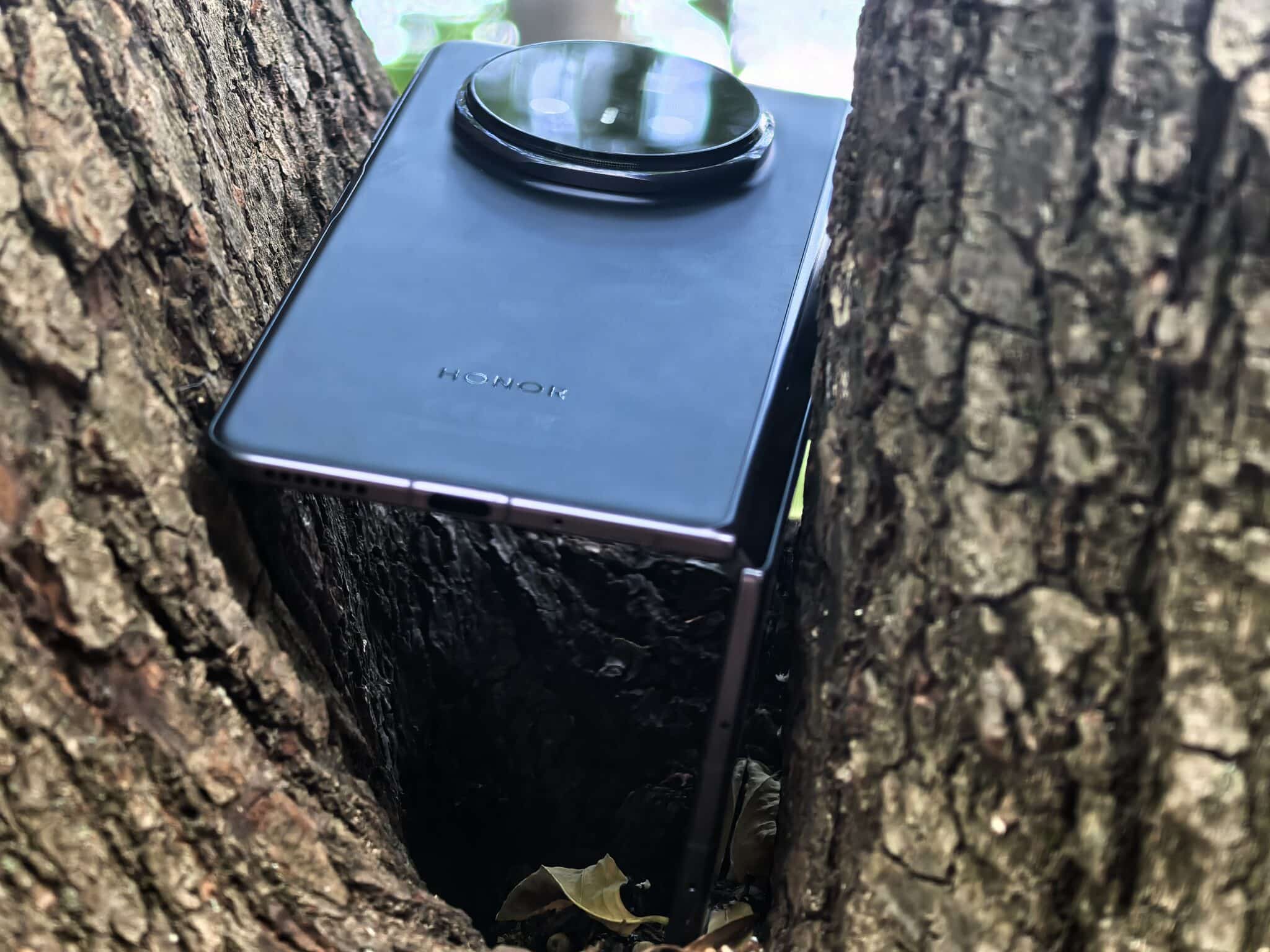 HONOR Magic V5: Толкова лек и мощен, че забравяш, че е сгъваем телефон