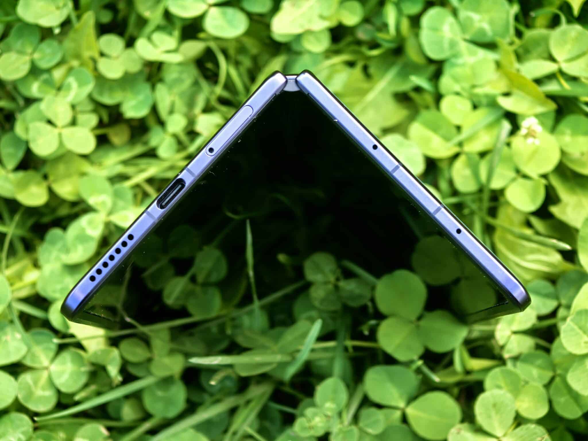HONOR Magic V5: Толкова лек и мощен, че забравяш, че е сгъваем телефон