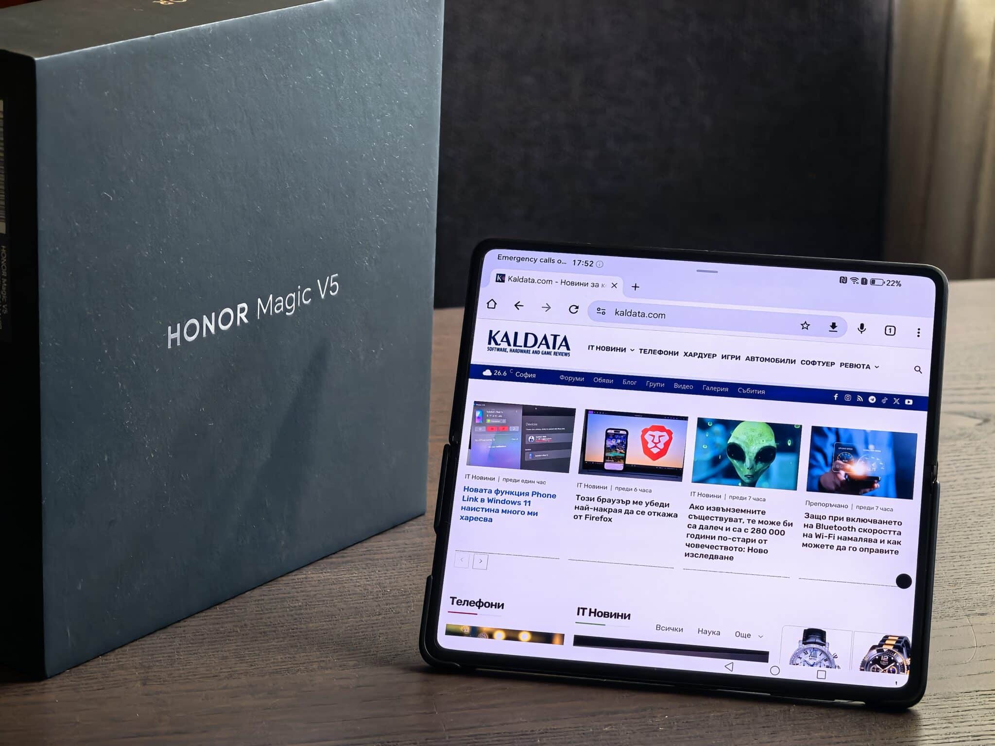HONOR Magic V5: Толкова лек и мощен, че забравяш, че е сгъваем телефон