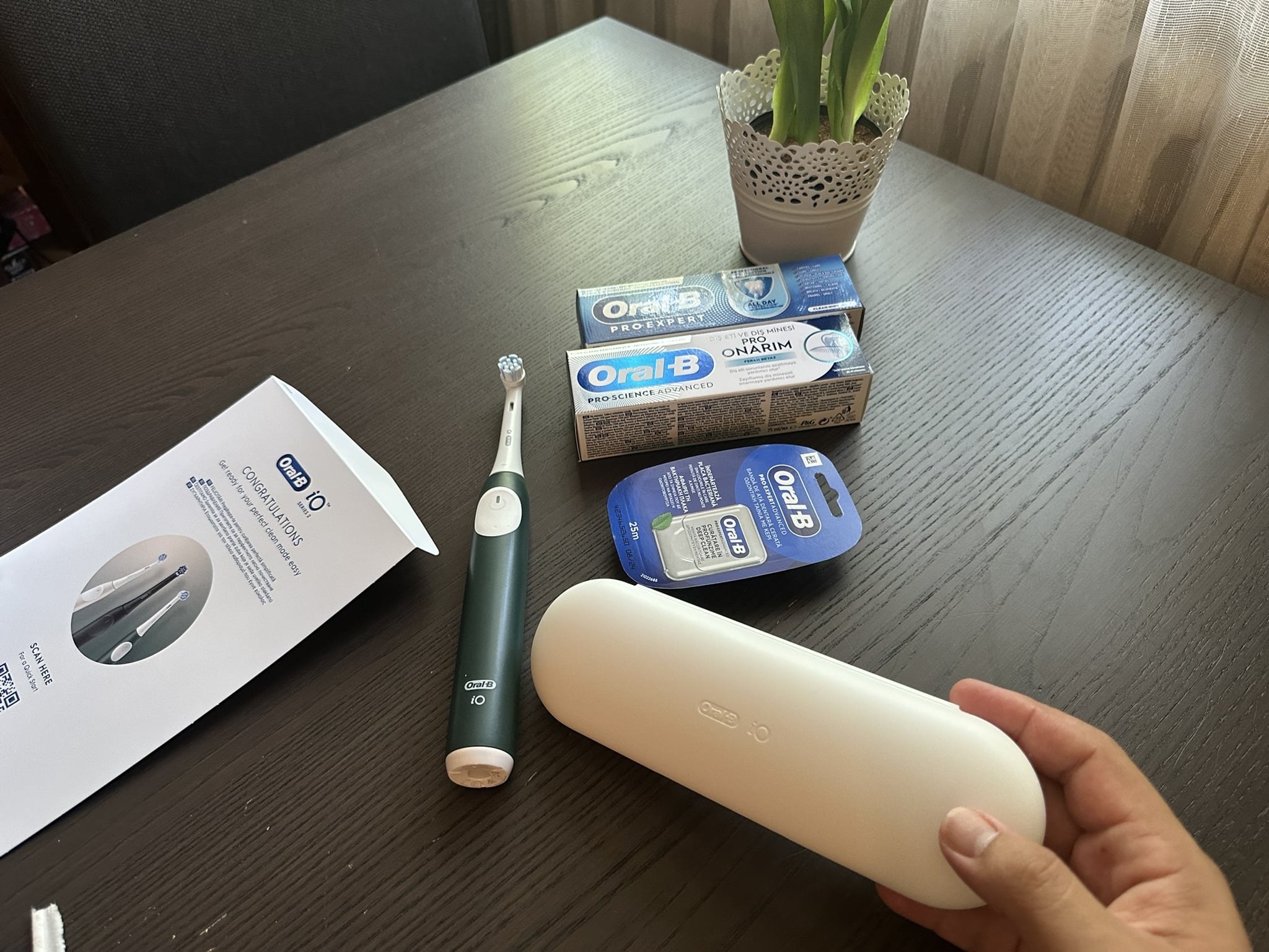 Oral-B iO2 и Vitality PRO Kids: Смарт четките, които направиха миенето на зъби по-умно, по-тихо и далеч по-забавно