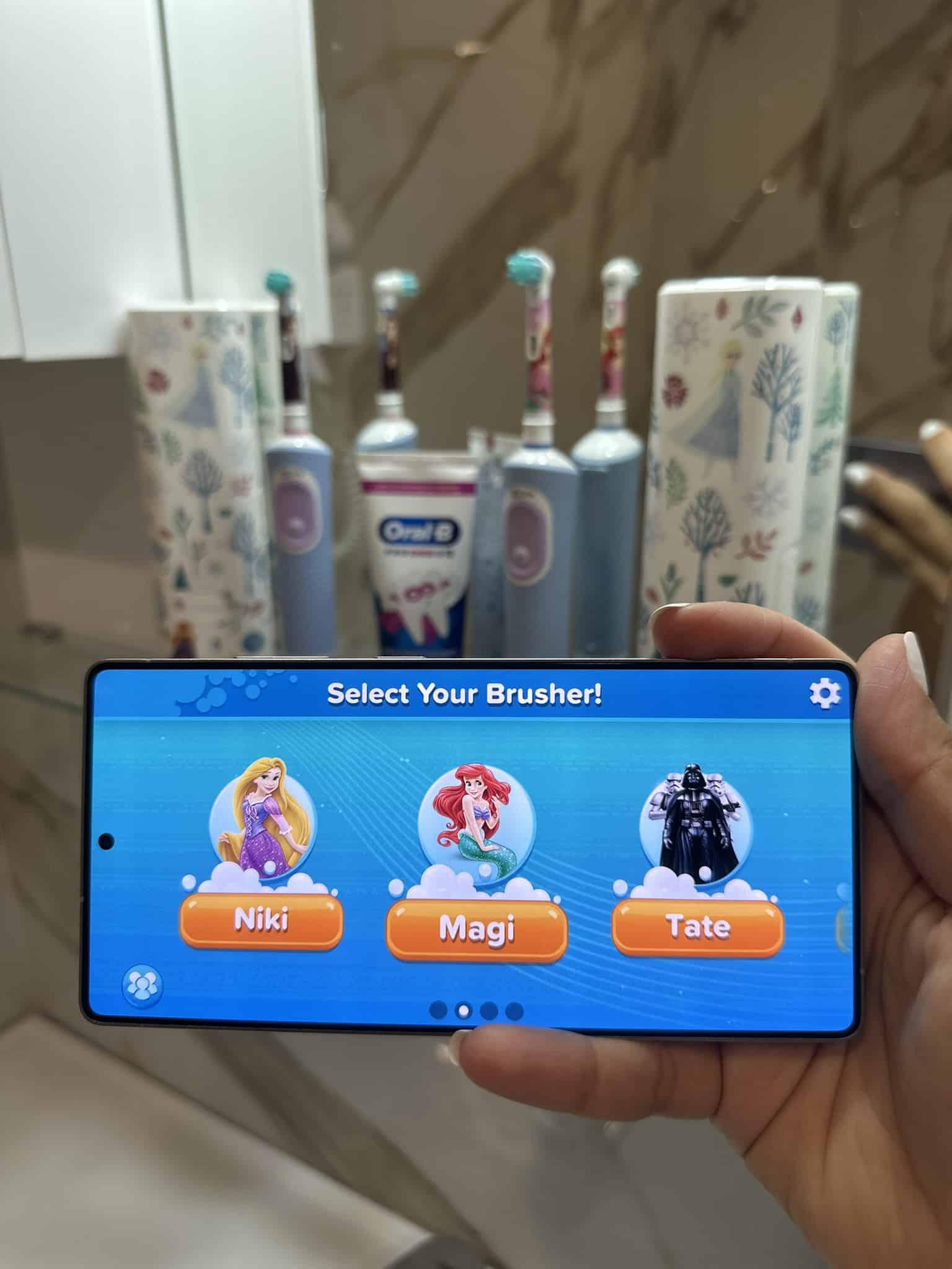 Oral-B iO2 и Vitality PRO Kids: Смарт четките, които направиха миенето на зъби по-умно, по-тихо и далеч по-забавно