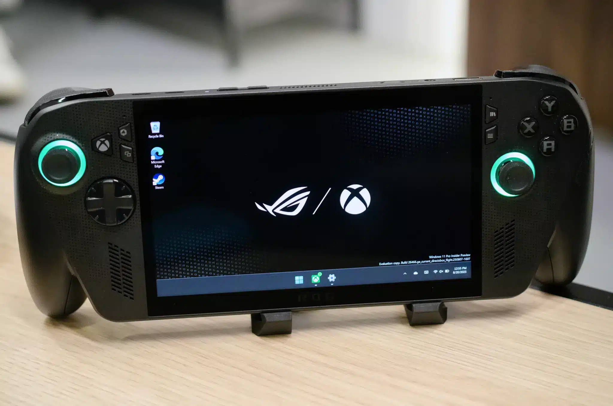 Microsoft и Asus отвориха предварителните поръчки за ROG Xbox Ally – цените започват от €599