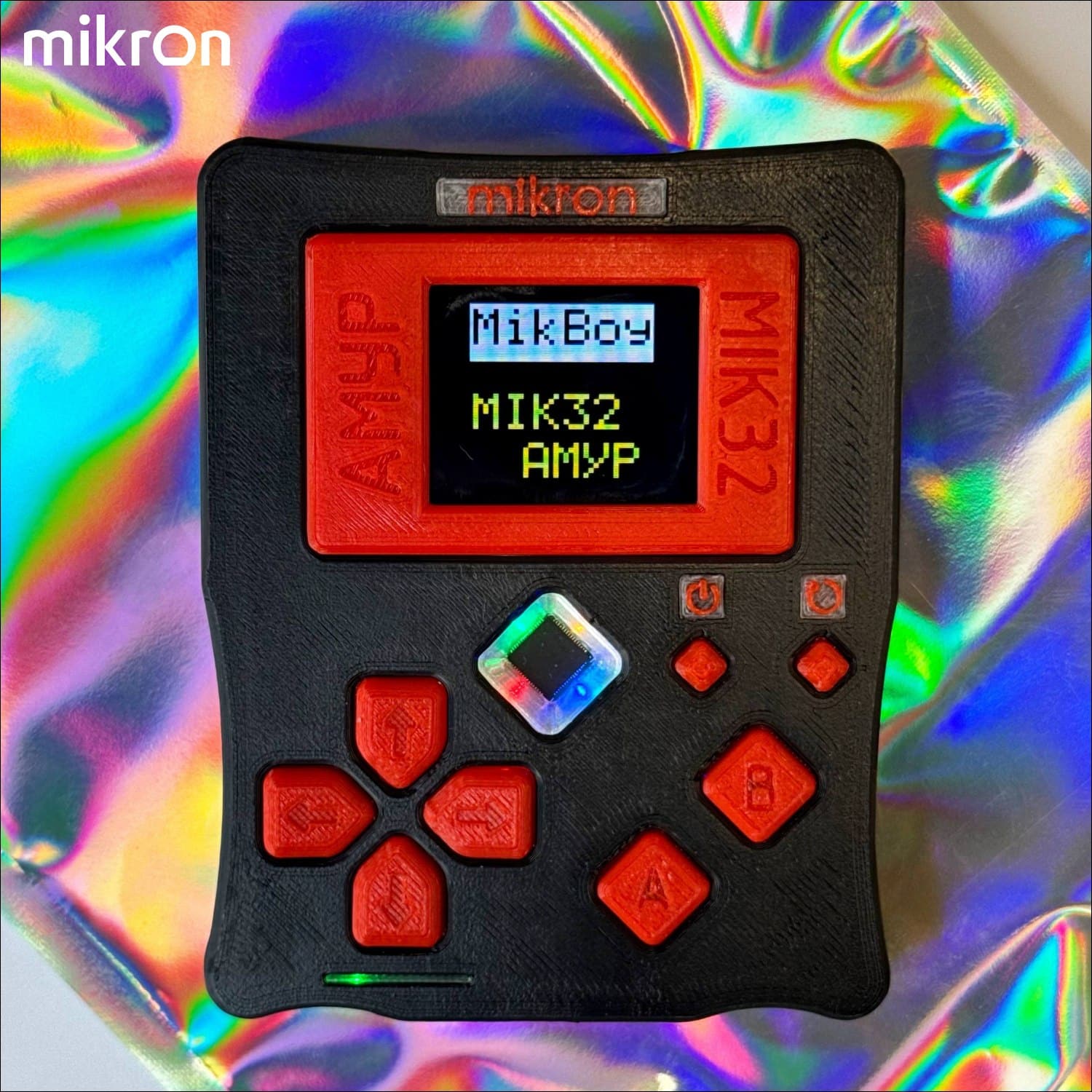 Русия създаде аналог на гейминг конзолата Game Boy, базирана на изцяло местен RISC-V контролер