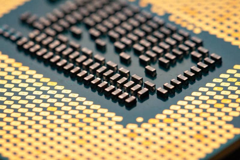 В Intel Coffee Lake и AMD Zen е открита нова уязвимост от клас Spectre, а кръпката е за сметка на производителността