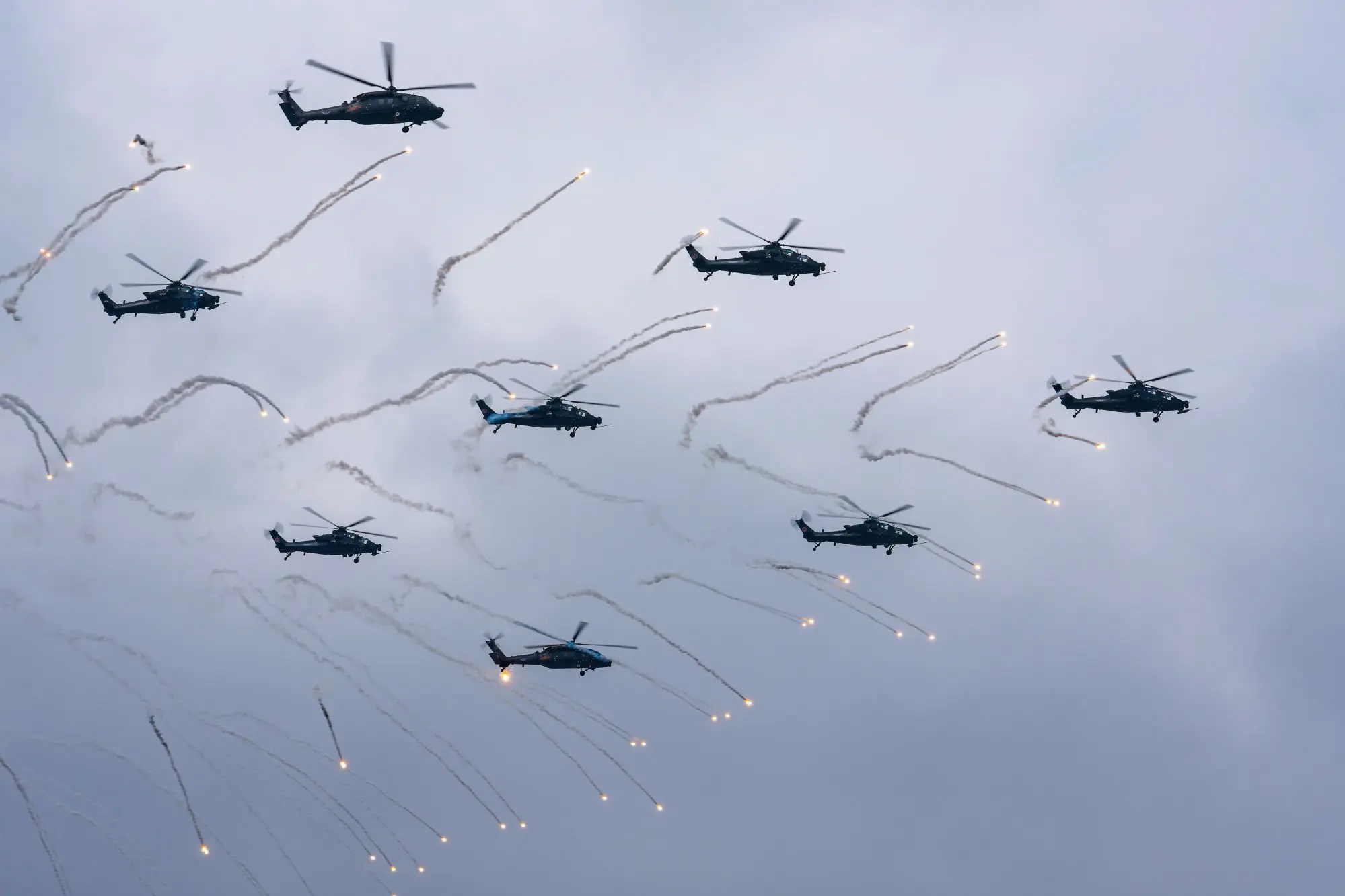 Китай е създал свой собствен Black Hawk? Какво е известно за новия боен хеликоптер Z-20T