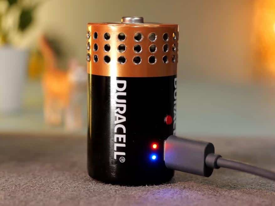 Невероятен DIY проект: Направиха Bluetooth колонка от Duracell батерия