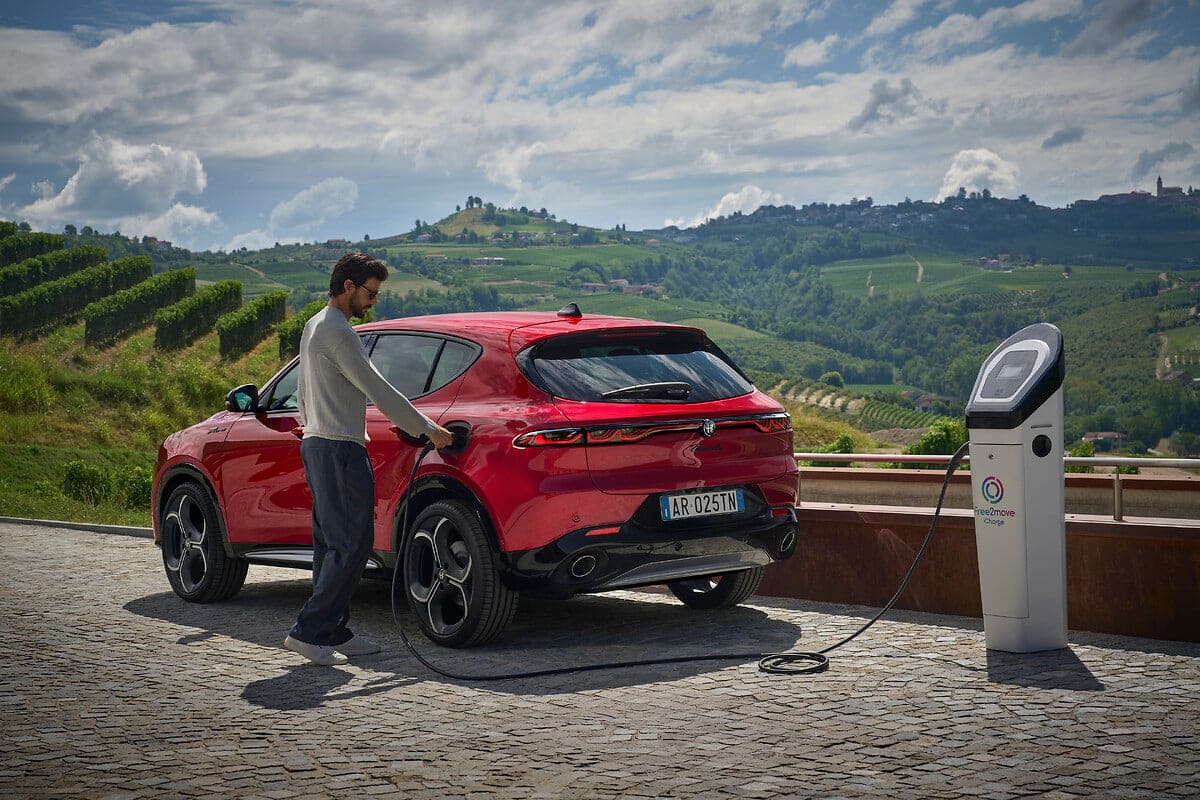 Alfa Romeo Tonale се завръща – с повече стил, технологии и чиста италианска страст