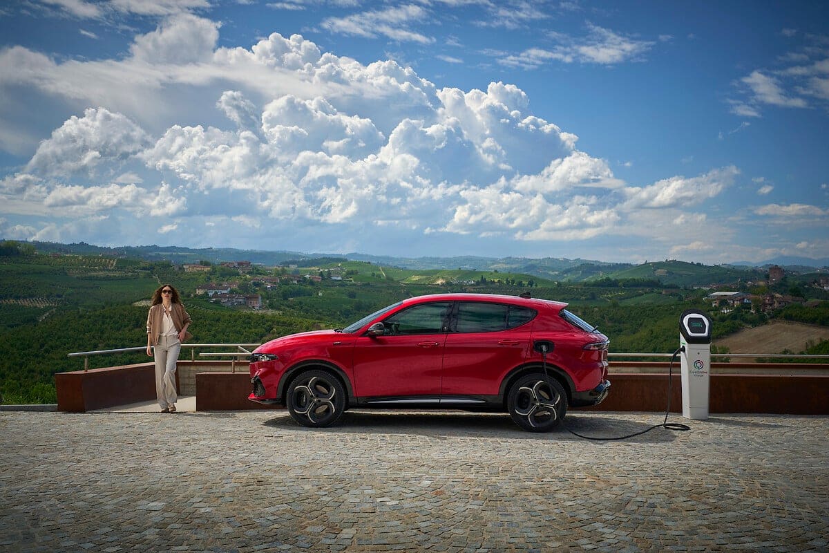 Alfa Romeo Tonale се завръща – с повече стил, технологии и чиста италианска страст