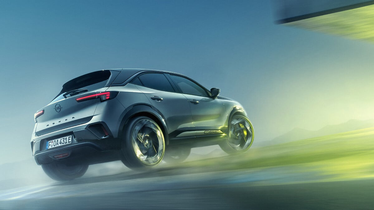Opel превзема Auto Zürich 2025 с три електрически звезди