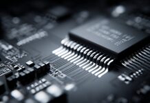 Защитата от атаки на BitLocker срещу производителността. Защо Linux изключи TPM криптирането по подразбиране