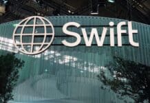SWIFT в блокчейн: Глобалната платежна система променя из основи своята структура