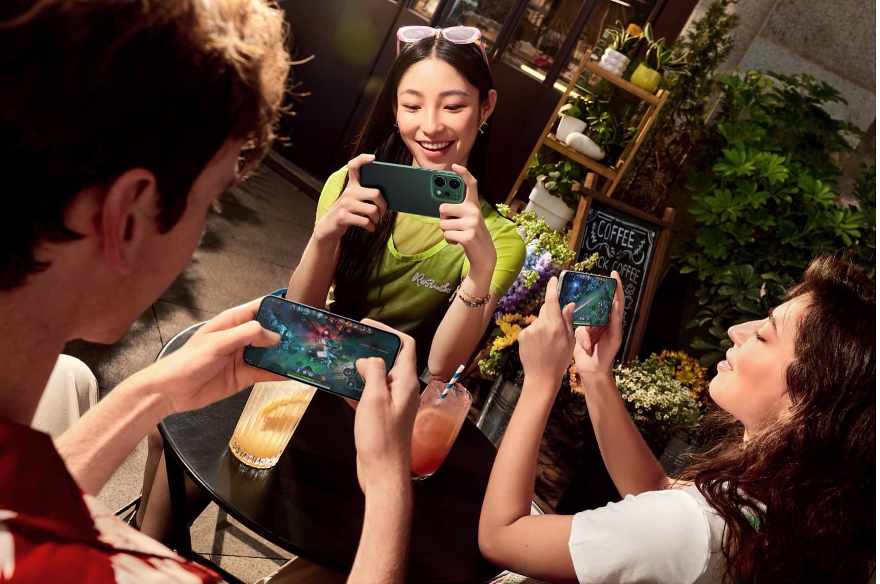 OPPO Reno14 Series блесна в София: изкуствен интелект, фотография със светлина и дизайн, който сияе