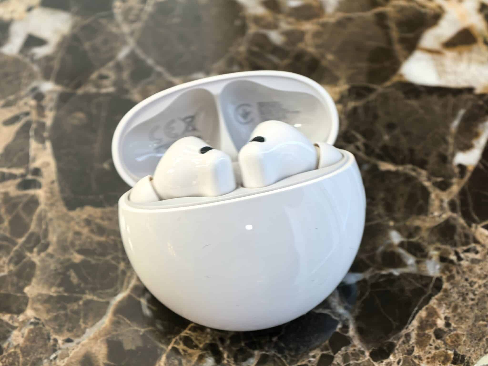 FreeBuds 7i: когато Huawei реши да направи достъпния клас луксозен