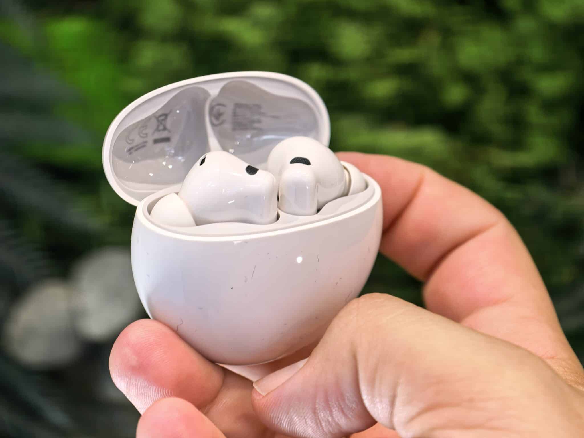 FreeBuds 7i: когато Huawei реши да направи достъпния клас луксозен