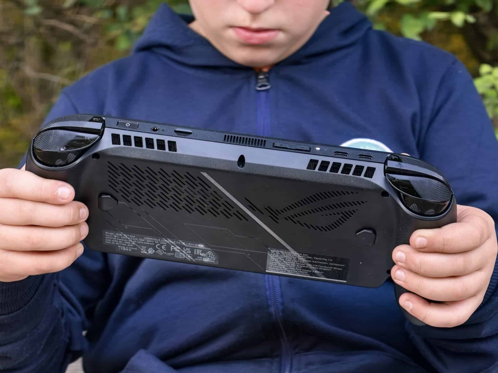 ROG Xbox Ally X: най-мощният „Xbox в раницата“ — но все пак истински PC