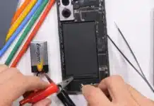 Блогър показа разглобен iPhone 17 и обясни колко струва ремонтът на смартфона