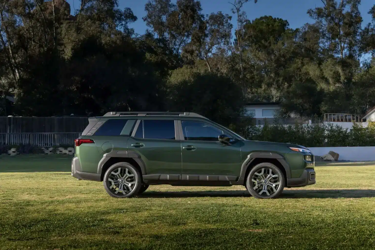 Subaru показа модернизирания Outback 2026 (Снимки)