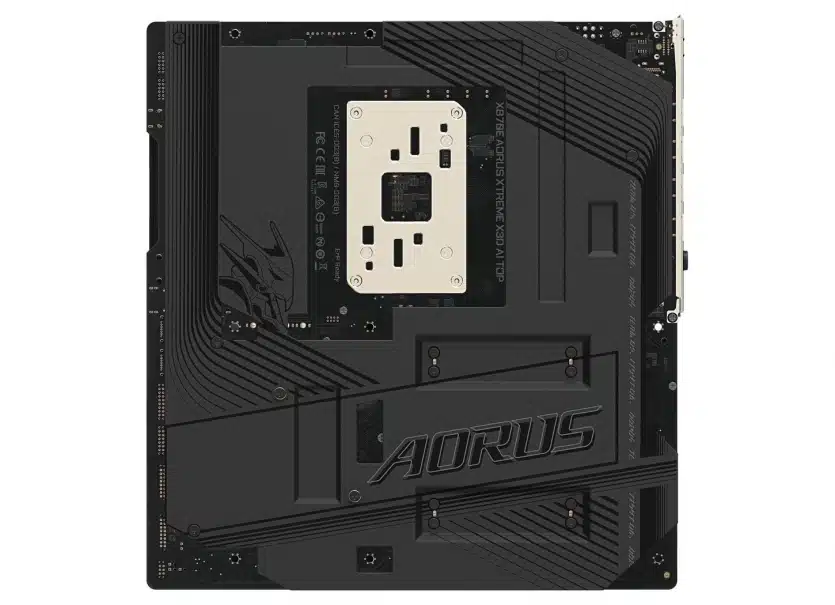 Gigabyte представи AM5 дънна платка с вграден 5“ дисплей