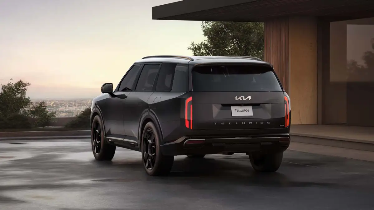Новият Kia Telluride има доста противоречив външен вид: снимки