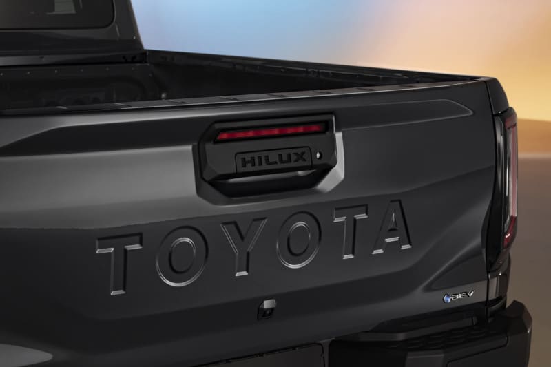 Toyota разкри новия Hilux: първият електрически модел, повече технологии и планирана водородна версия през 2028 г.
