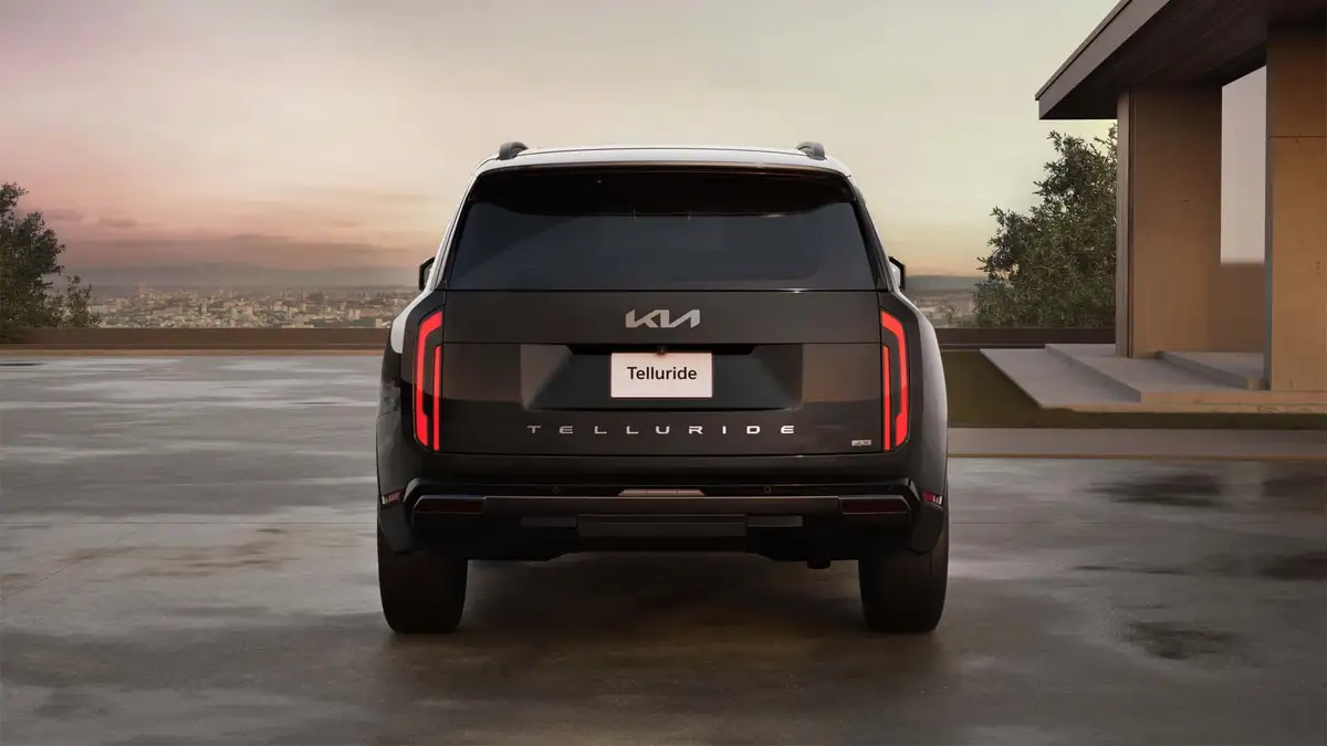 Новият Kia Telluride има доста противоречив външен вид: снимки
