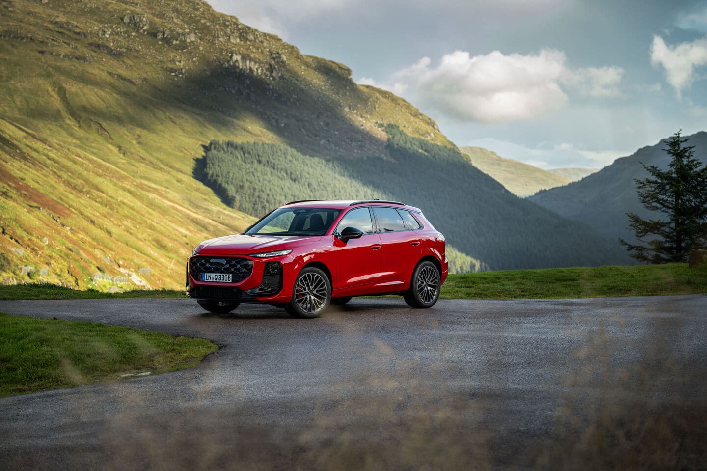 Градът има нов любимец: новото Audi Q3 направи стилна премиера в България