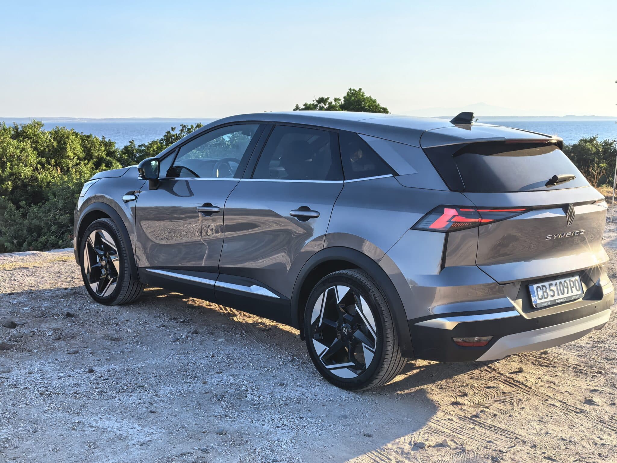 Renault Symbioz: новата дефиниция на „златната среда“ при SUV-овете
