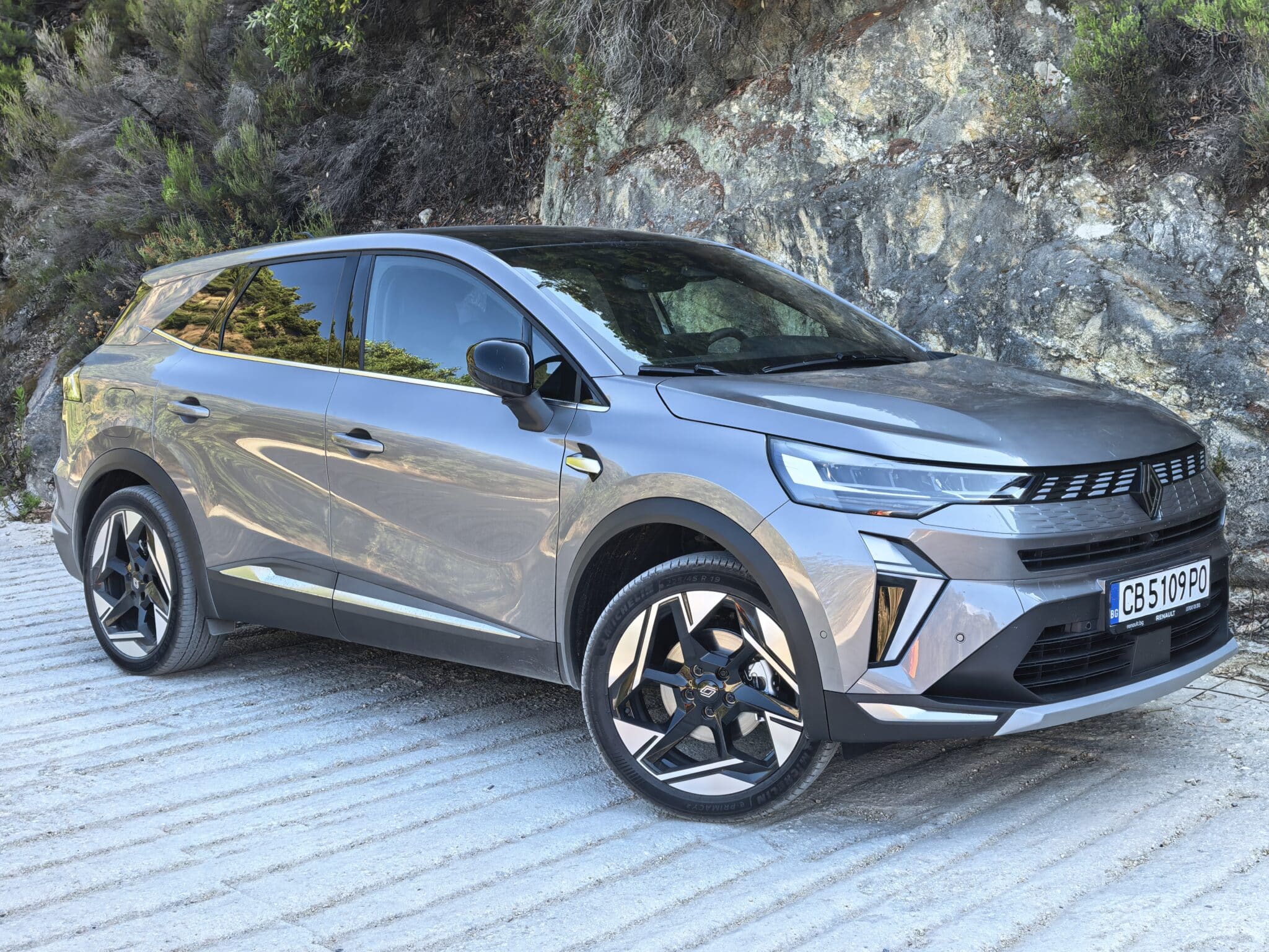 Renault Symbioz: новата дефиниция на „златната среда“ при SUV-овете