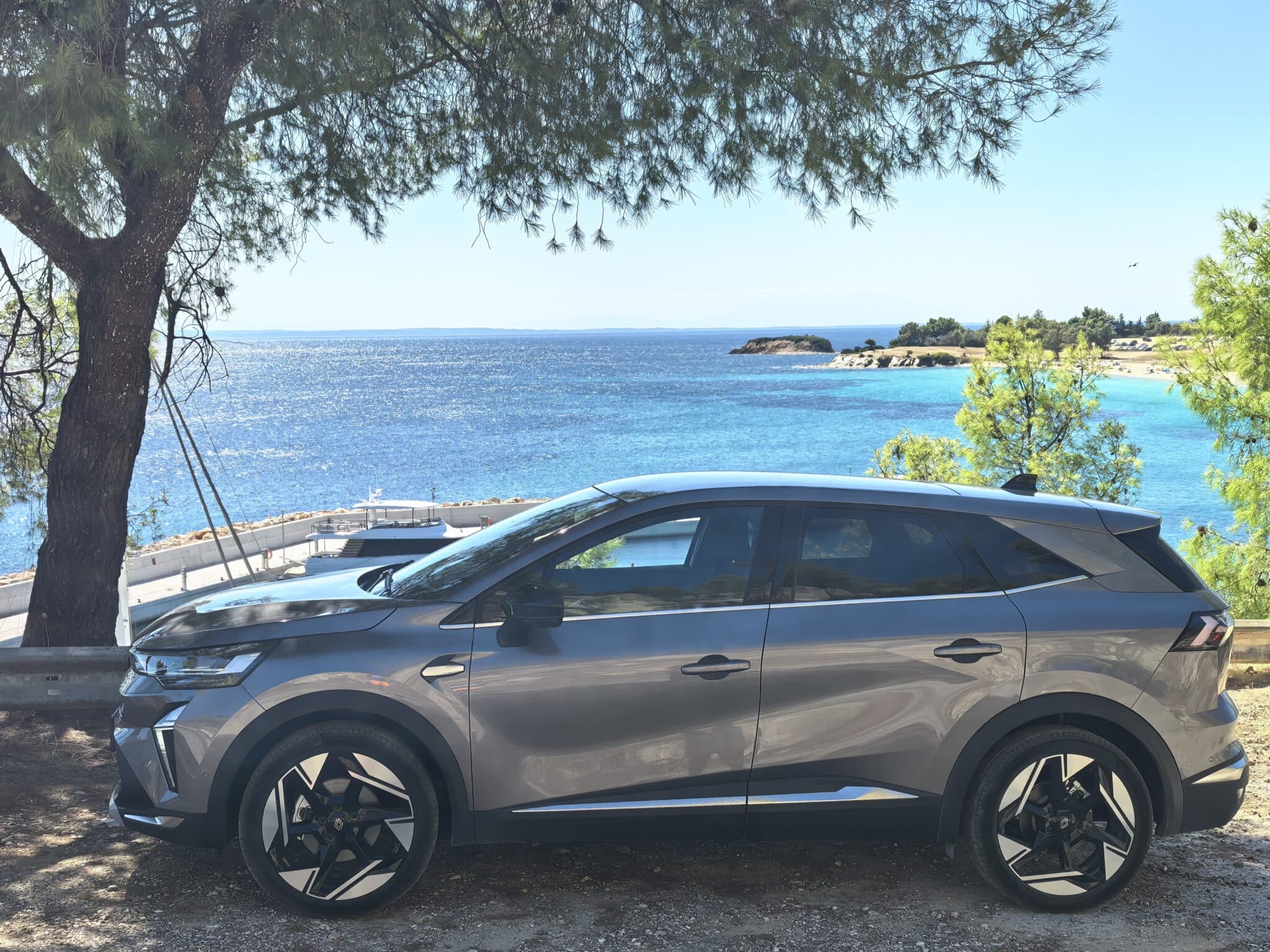 Renault Symbioz: новата дефиниция на „златната среда“ при SUV-овете