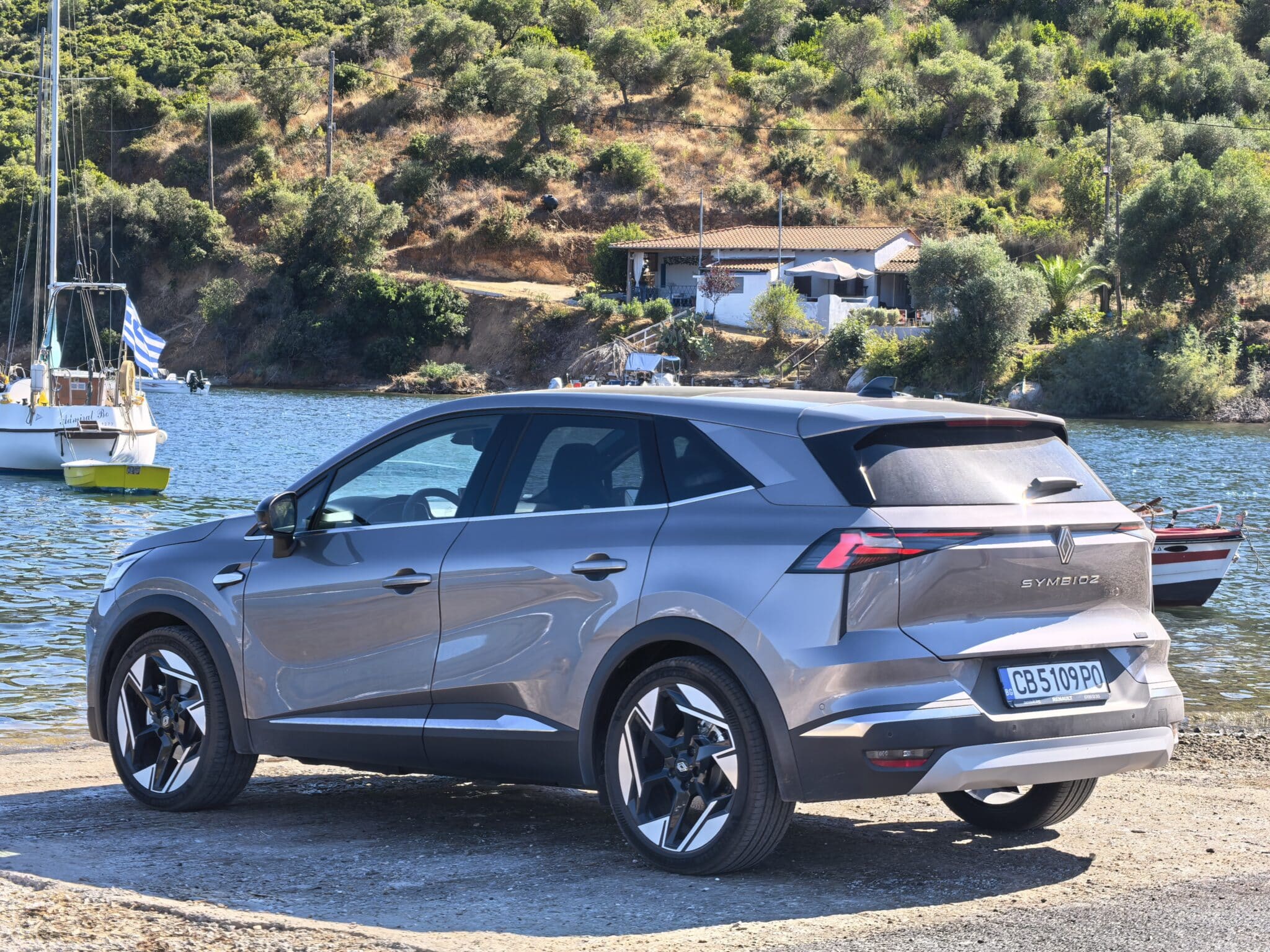 Renault Symbioz: новата дефиниция на „златната среда“ при SUV-овете