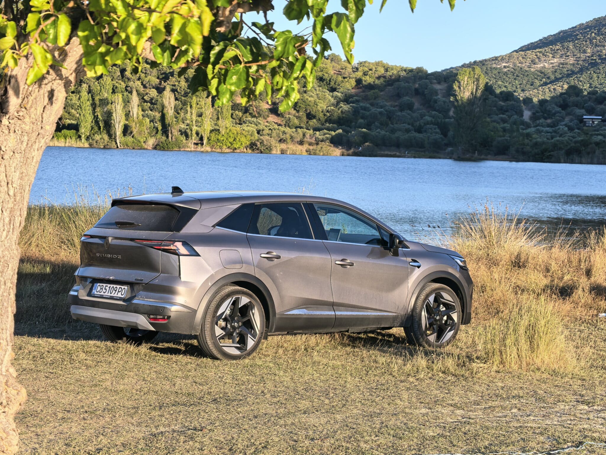 Renault Symbioz: новата дефиниция на „златната среда“ при SUV-овете
