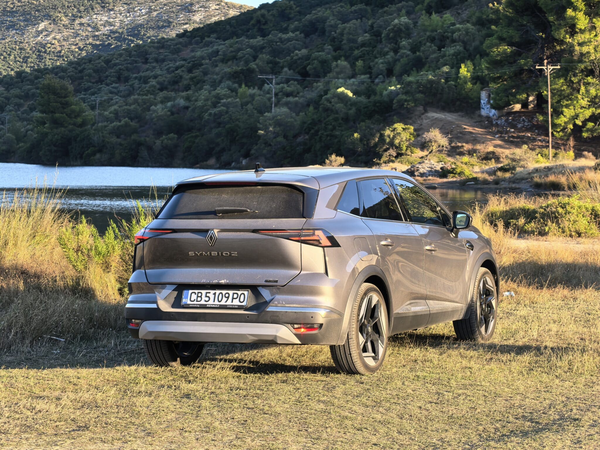 Renault Symbioz: новата дефиниция на „златната среда“ при SUV-овете