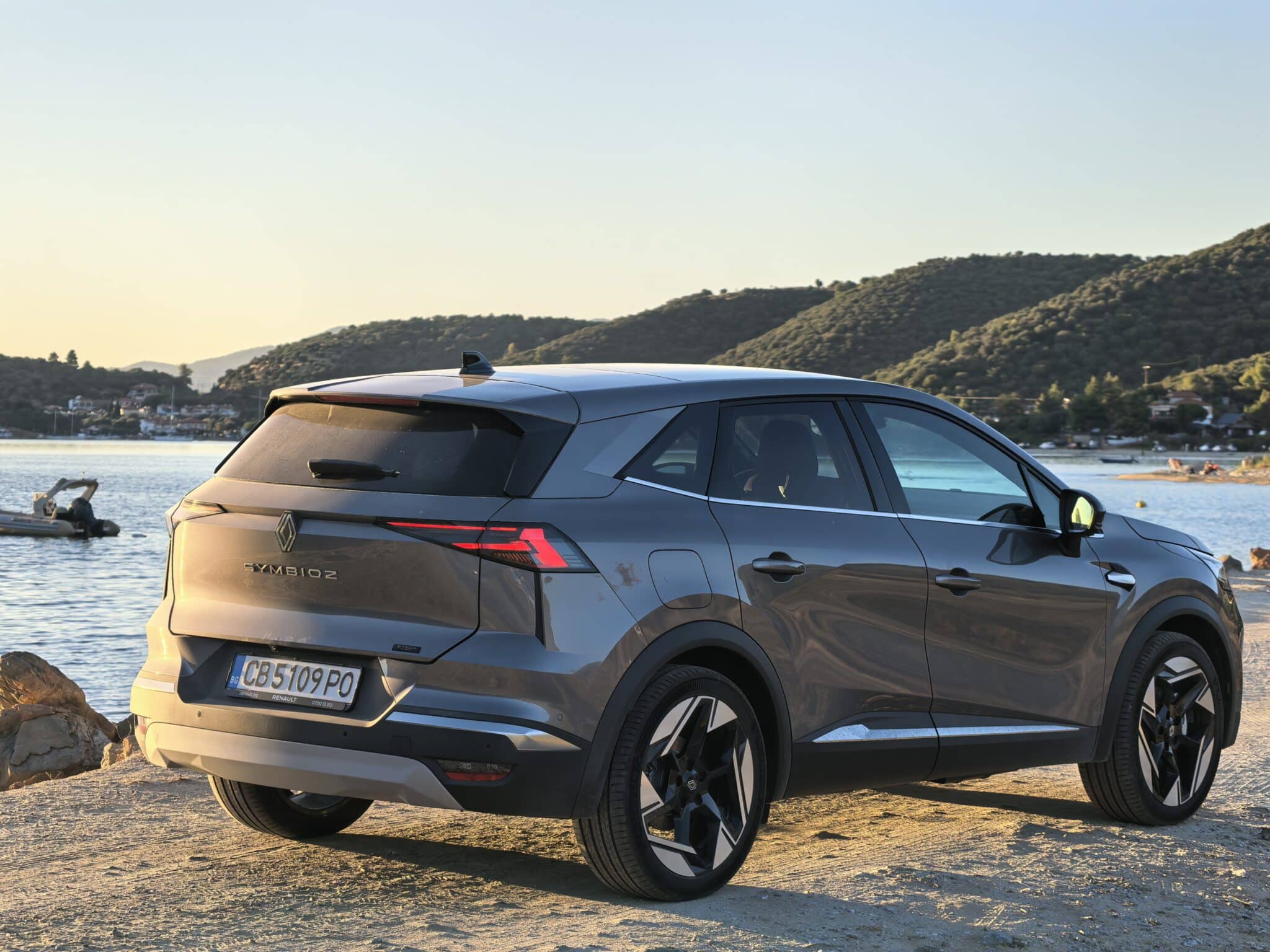 Renault Symbioz: новата дефиниция на „златната среда“ при SUV-овете