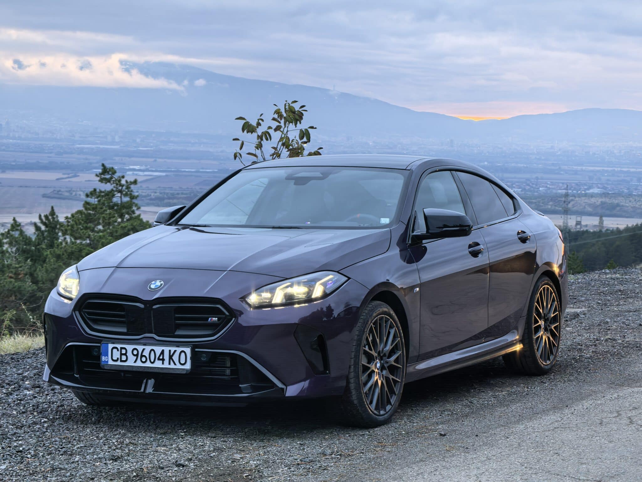 BMW M235 xDrive Gran Coupé (2025) – M дух в елегантен силует или най-приятната изненада на сезона?