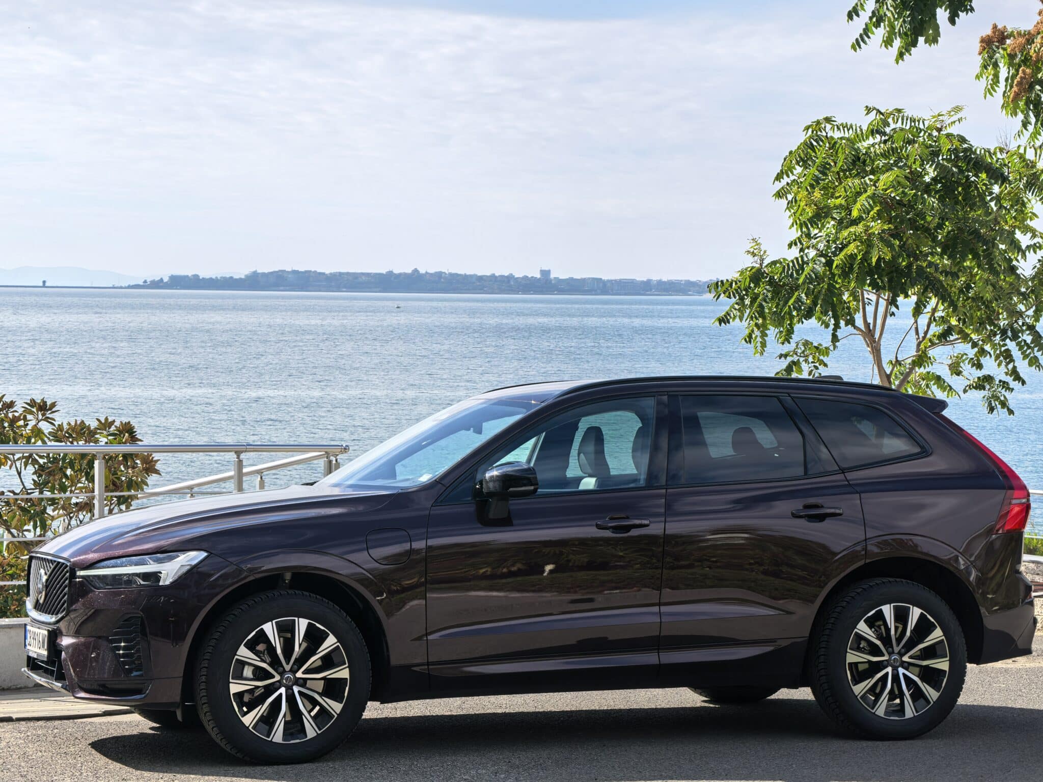 Volvo XC60 T8 PHEV: SUV за онези, които искат повече от самите себе си