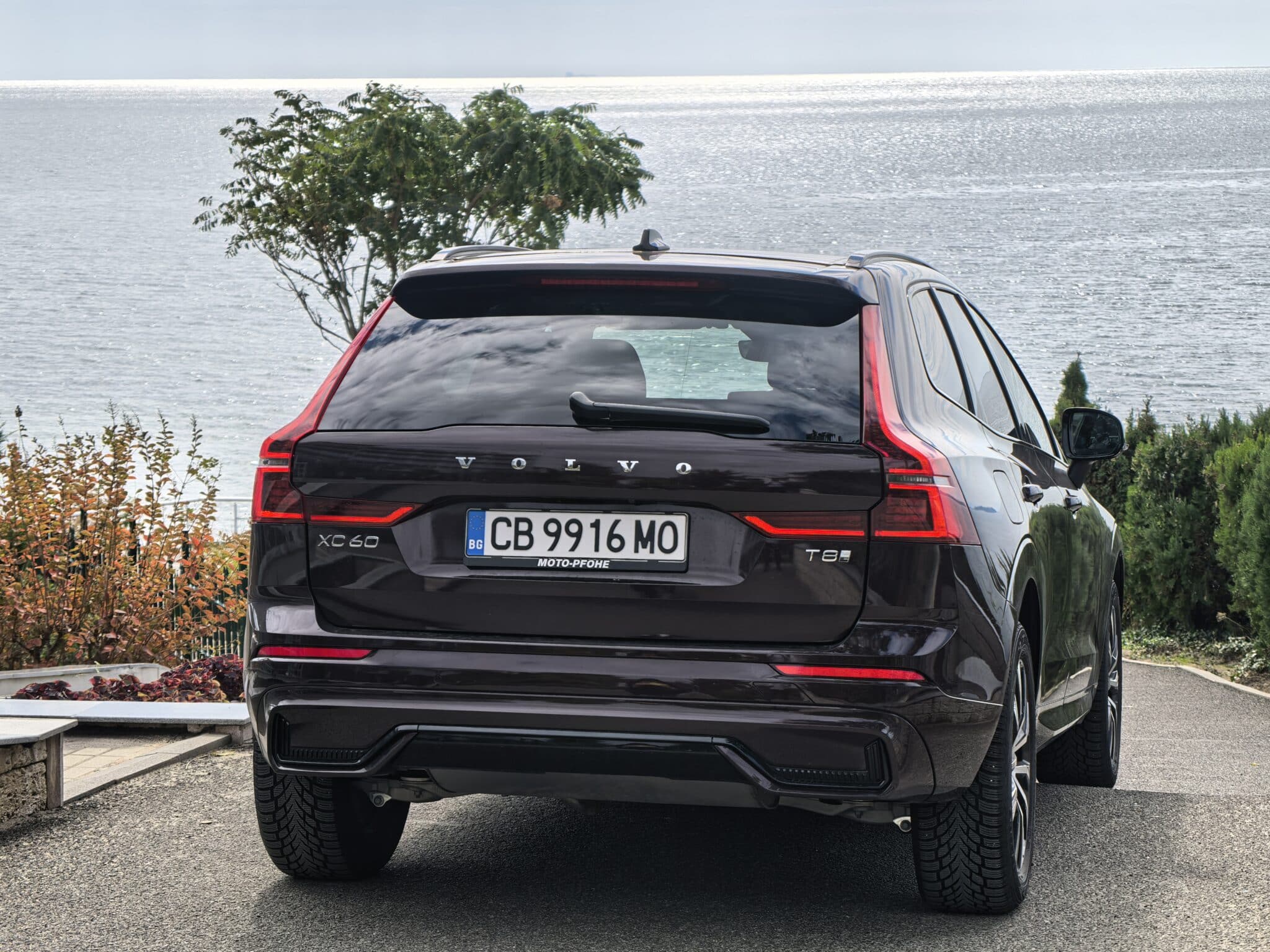 Volvo XC60 T8 PHEV: SUV за онези, които искат повече от самите себе си