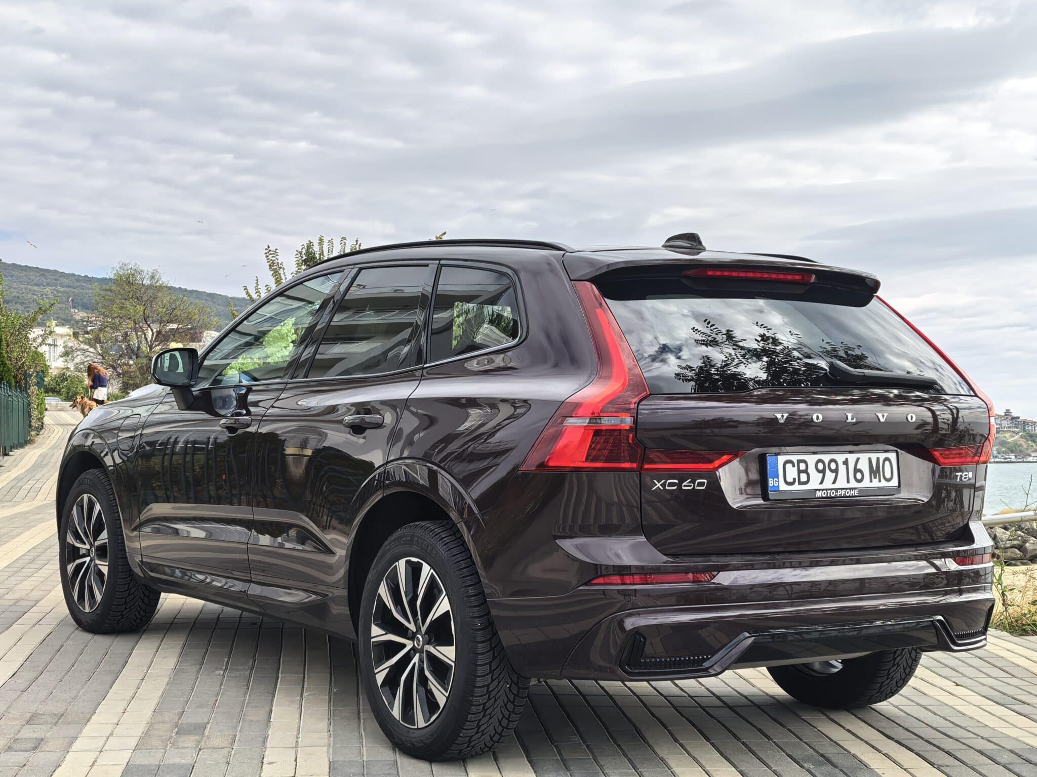 Volvo XC60 T8 PHEV: SUV за онези, които искат повече от самите себе си
