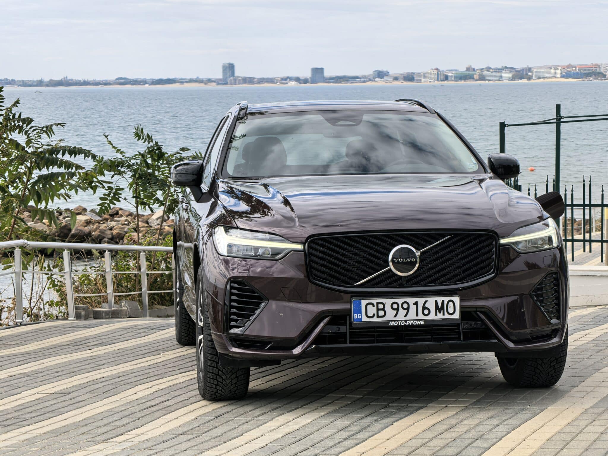 Volvo XC60 T8 PHEV: SUV за онези, които искат повече от самите себе си
