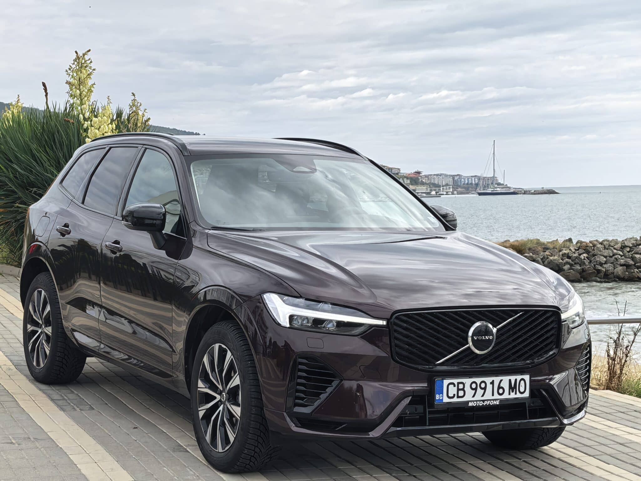 Volvo XC60 T8 PHEV: SUV за онези, които искат повече от самите себе си