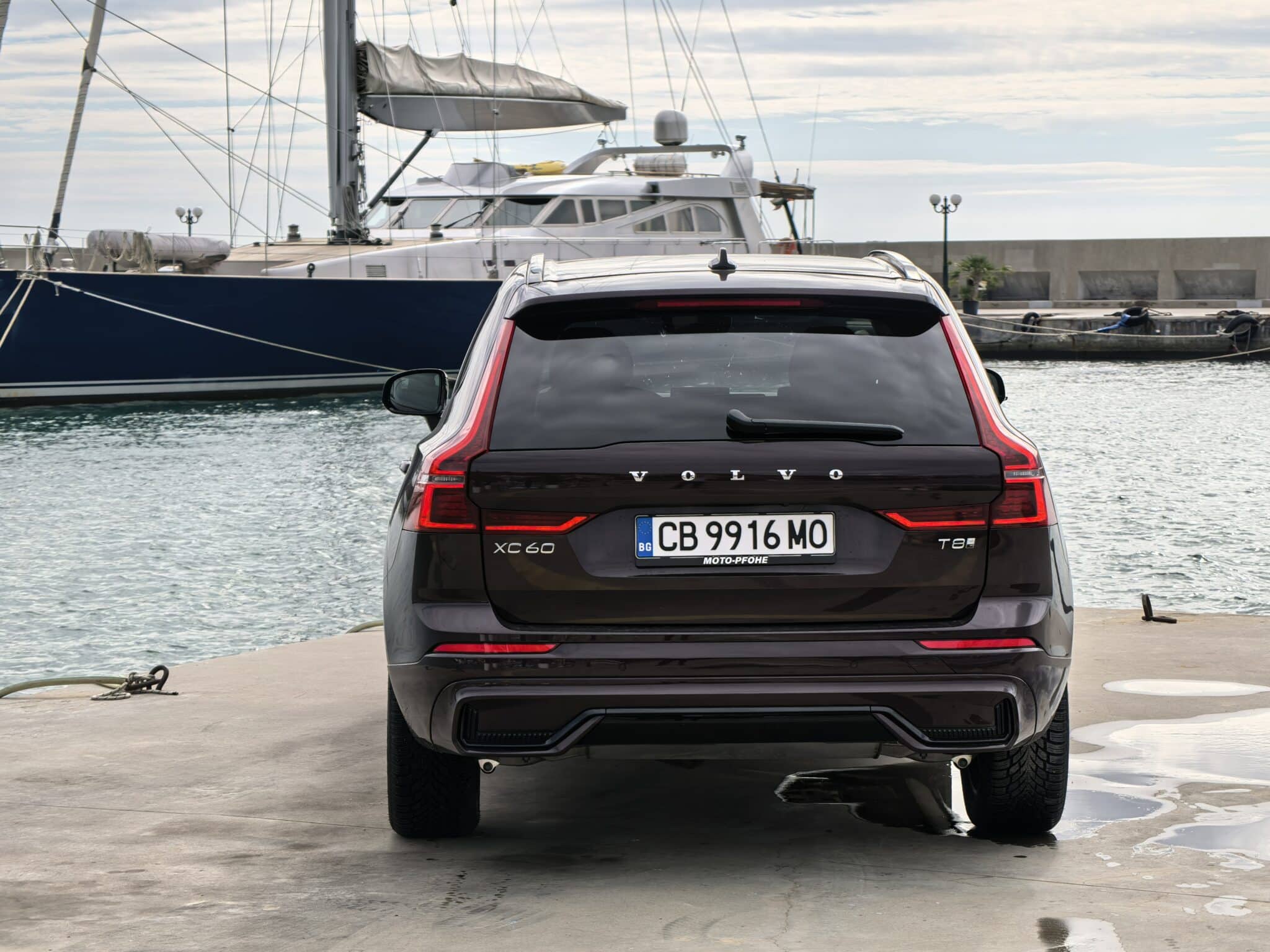 Volvo XC60 T8 PHEV: SUV за онези, които искат повече от самите себе си