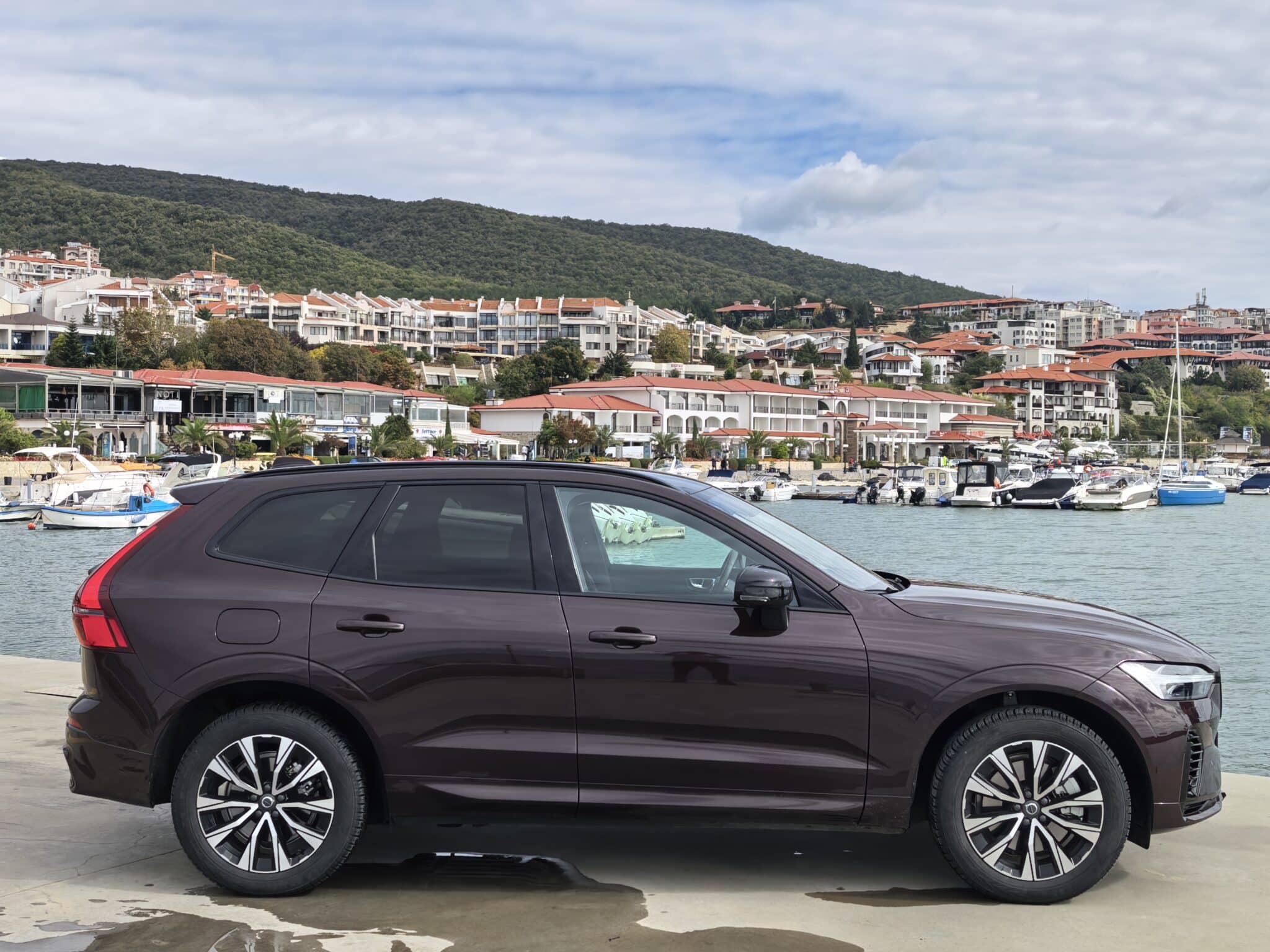 Volvo XC60 T8 PHEV: SUV за онези, които искат повече от самите себе си