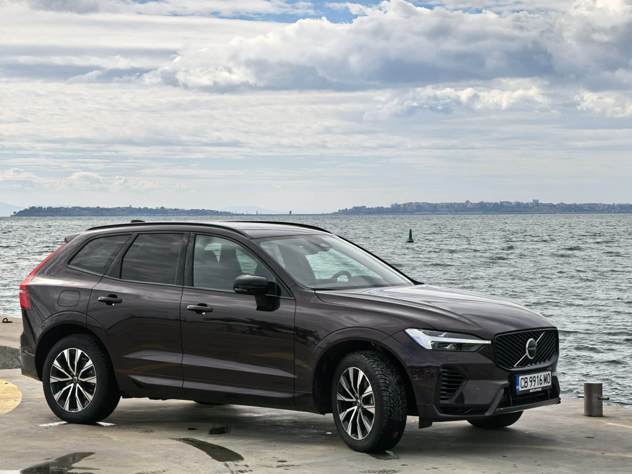 Volvo XC60 T8 PHEV: SUV за онези, които искат повече от самите себе си