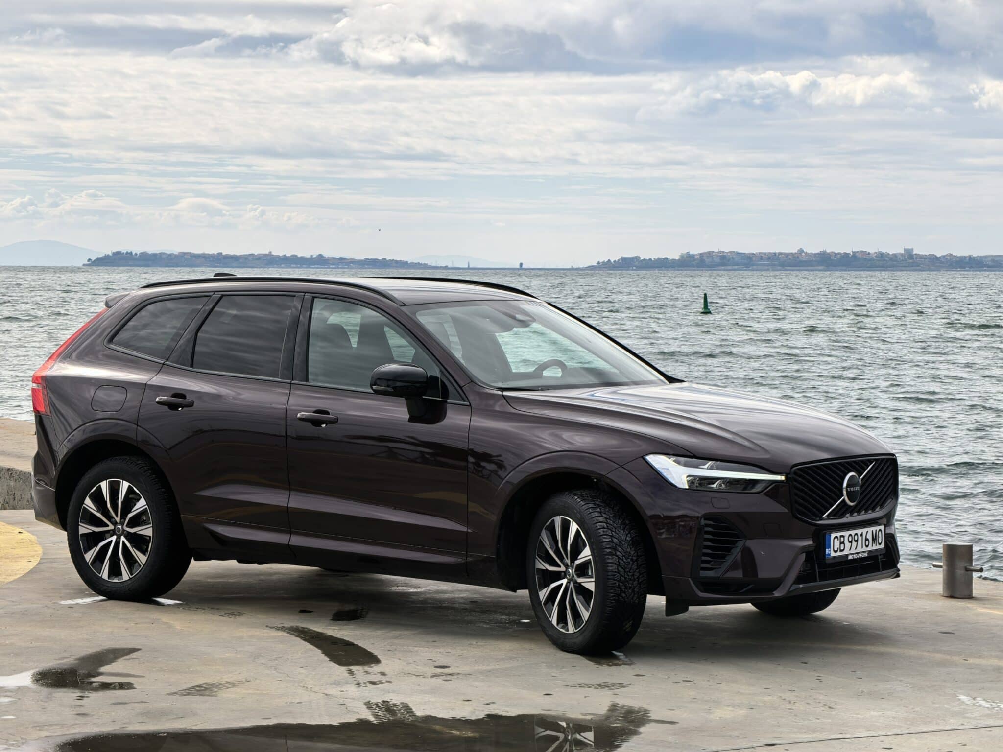 Volvo XC60 T8 PHEV: SUV за онези, които искат повече от самите себе си