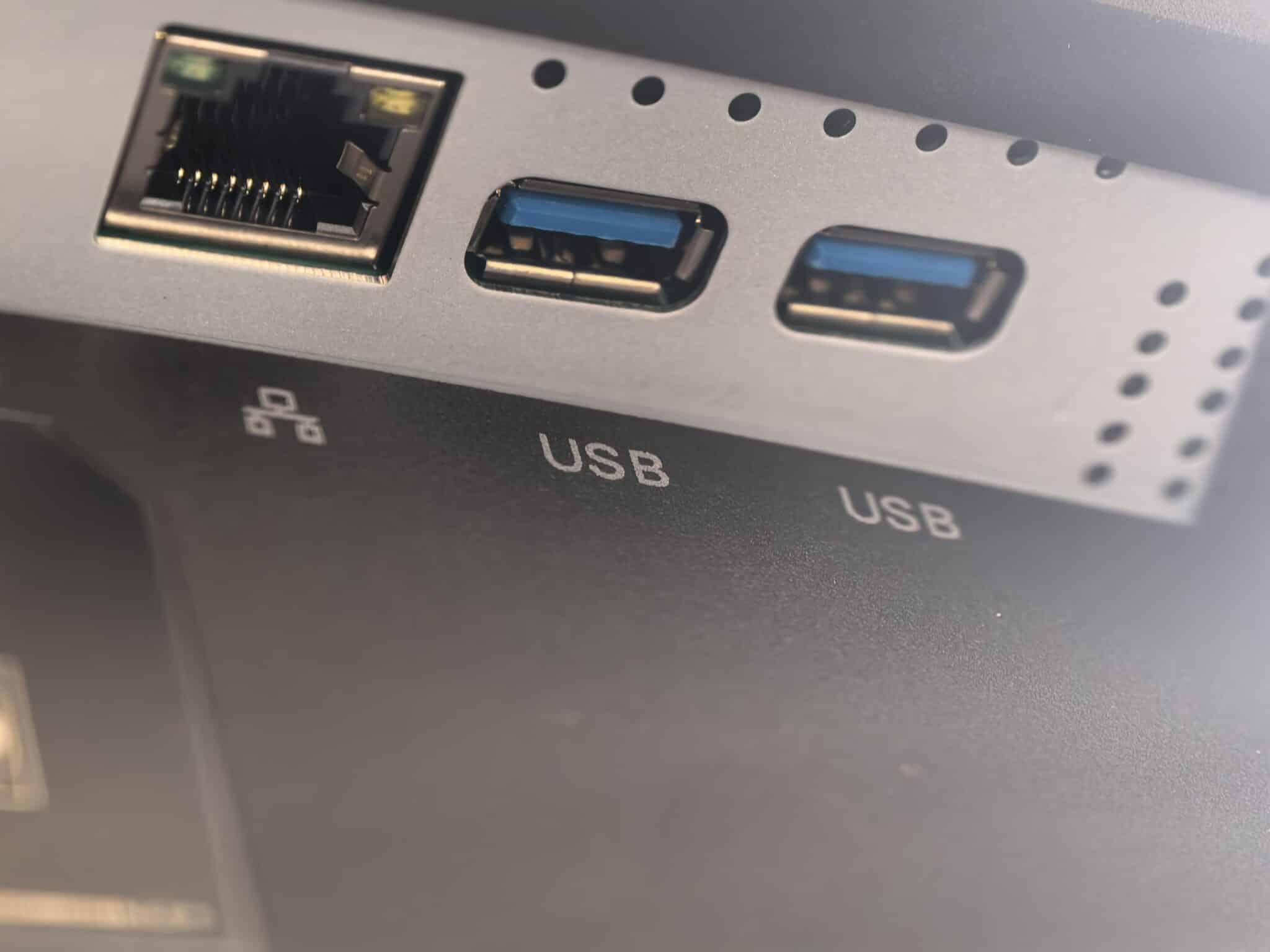 Philips 34B2U6603CH: Ултраширокият Thunderbolt 4 звяр, който превръща бюрото ви в професионално студио